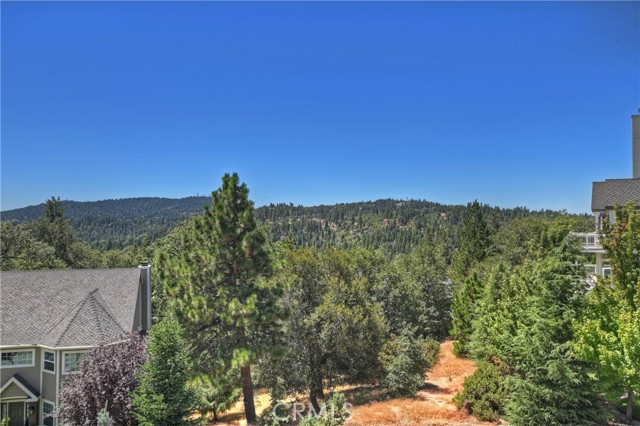 Detail Gallery Image 37 of 70 For 1011 Black Oaks Dr, Lake Arrowhead,  CA 92352 - 4 Beds | 3 Baths