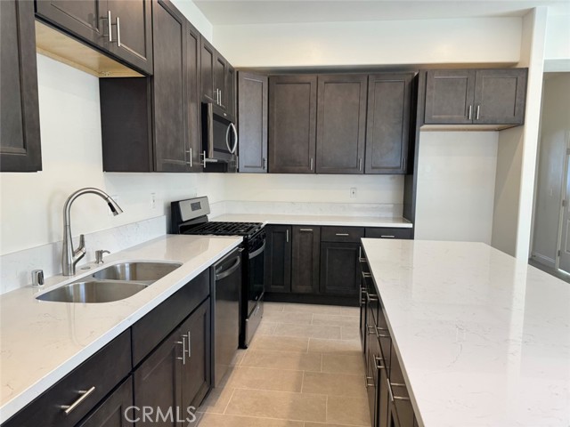 Detail Gallery Image 18 of 39 For 11602 Valley View Ave #4,  Whittier,  CA 90604 - 4 Beds | 4/1 Baths