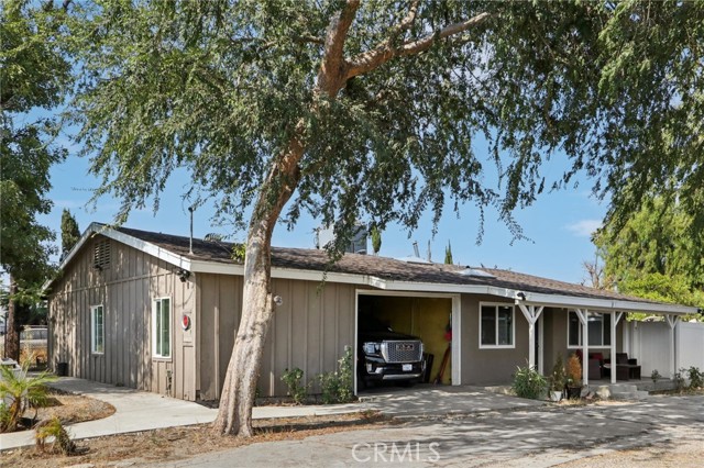 8040 Troost Avenue, North Hollywood CA: https://media.crmls.org/medias/32ea31b9-6363-44ba-a5d1-969d2e0a748c.jpg