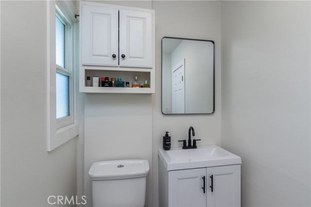 Image 17 of 31 For 23265 Sylvan