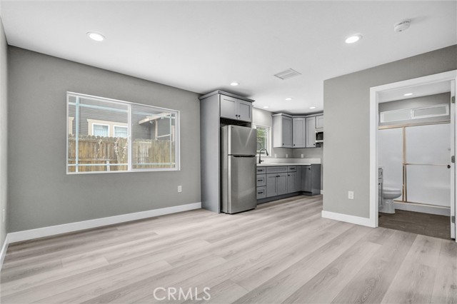 2321 Locust Avenue, Long Beach CA: https://media.crmls.org/medias/32eafaf9-882c-4563-853f-3f1af7f7e785.jpg