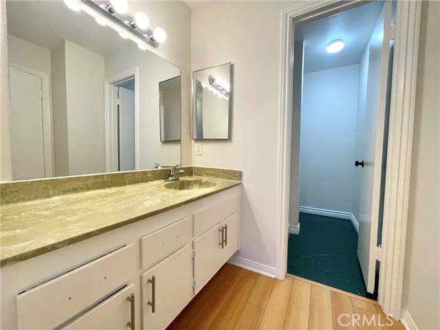 Detail Gallery Image 16 of 34 For 5460 White Oak Ave #G106,  Encino,  CA 91316 - 2 Beds | 2 Baths