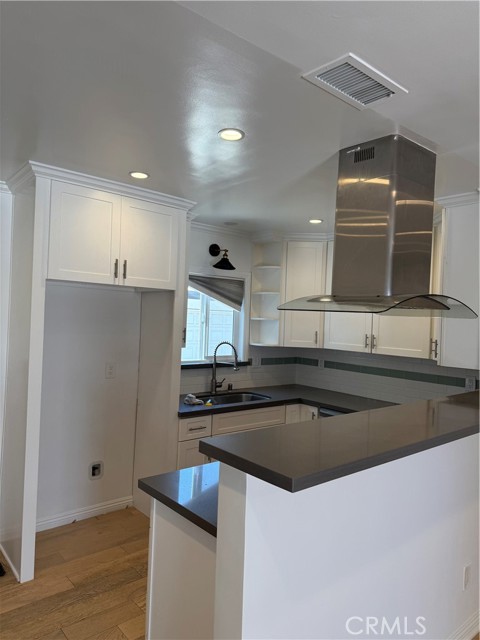 Detail Gallery Image 5 of 18 For 2308 Harriman Ln #D,  Redondo Beach,  CA 90278 - 2 Beds | 1/1 Baths