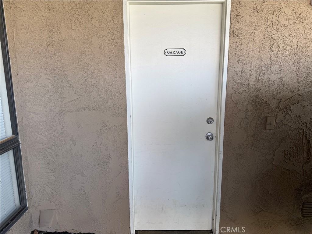 https://media.crmls.org/medias/32ebe515-d695-499b-88f7-b23c50c2beb3.jpg?preset=X-Large