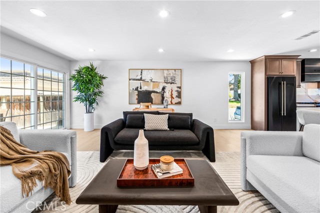 11 Rockrose Way, Irvine CA: https://media.crmls.org/medias/32ed5c5c-f88e-41e0-992a-cc61d6d07b46.jpg