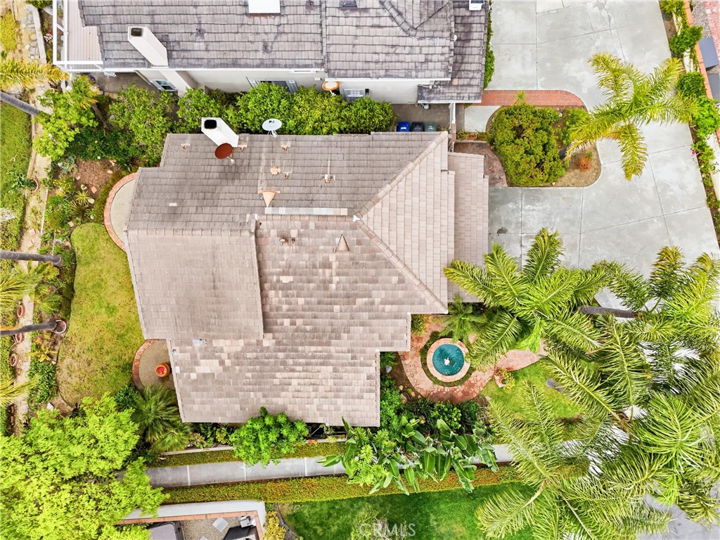 https://media.crmls.org/medias/32ed5ef8-96e7-4d6d-a08a-f4fc48cb10f9.jpg?preset=X-Large