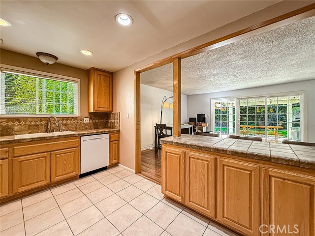 Detail Gallery Image 12 of 33 For 22180 Chase St, West Hills,  CA 91304 - 3 Beds | 2 Baths