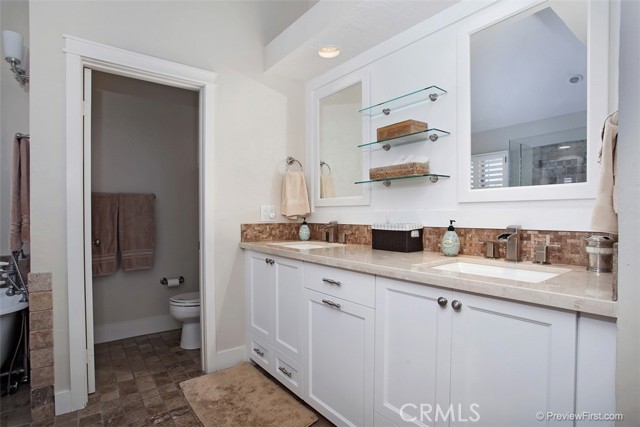Detail Gallery Image 15 of 26 For 441 Carnation Ave, Corona Del Mar,  CA 92625 - 3 Beds | 2/1 Baths