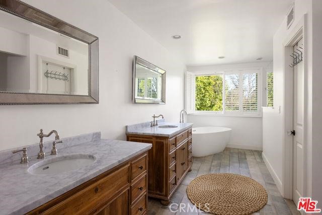 Detail Gallery Image 9 of 22 For 23760 Oakfield, Hidden Hills,  CA 91302 - 6 Beds | 4 Baths