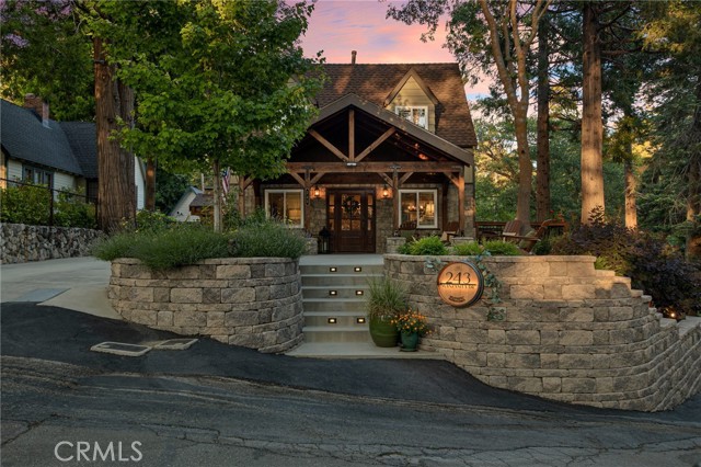 Detail Gallery Image 3 of 75 For 243 Manzanita Dr, Lake Arrowhead,  CA 92352 - 4 Beds | 3 Baths