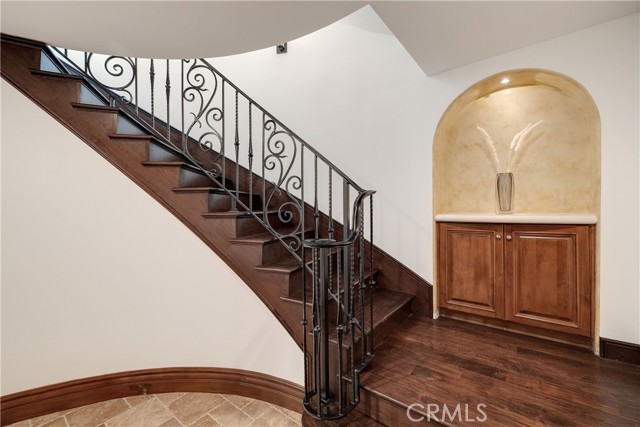 718 N Poinsettia Avenue, Manhattan Beach CA: https://media.crmls.org/medias/32ef4f07-8fc8-4268-b253-f3cc5c8b1b0f.jpg