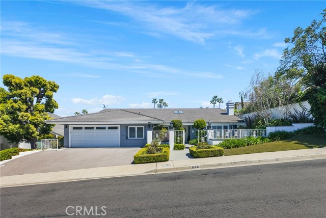 866 Holly Glen Drive, Long Beach, California 90815, 3 Bedrooms Bedrooms, ,2 BathroomsBathrooms,Single Family Residence,For Sale,Holly Glen,PW24067000