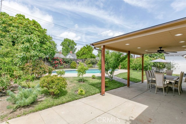 10019 Norwich Avenue, Mission Hills (San Fernando) CA: https://media.crmls.org/medias/32effb94-06bf-4a9b-bcbd-315295dcafaa.jpg