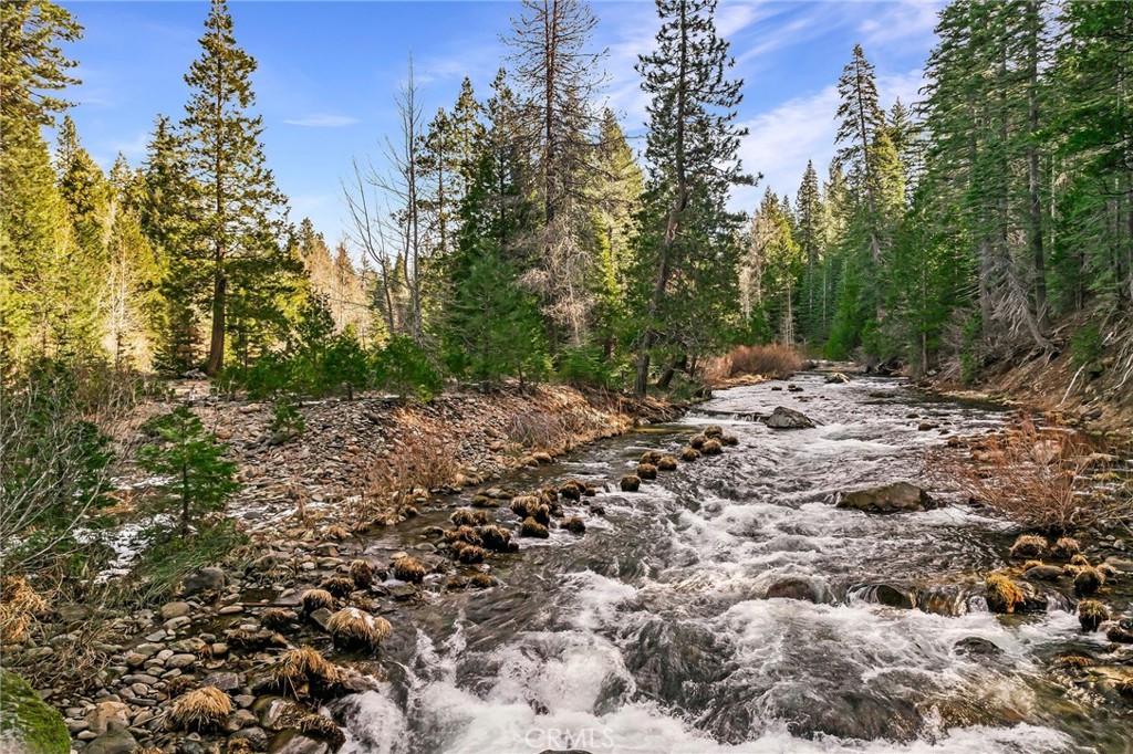 https://media.crmls.org/medias/32f00d0d-36cc-4736-b539-56b29623c6cc.jpg?preset=X-Large