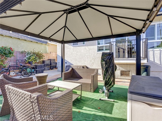 Detail Gallery Image 30 of 32 For 812 W Athens, Los Angeles,  CA 90044 - 4 Beds | 3 Baths