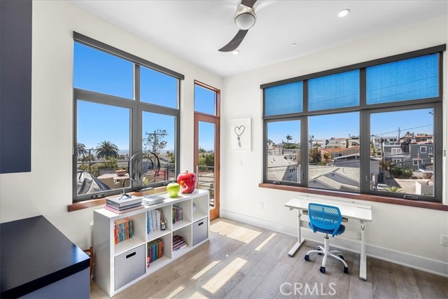 1032 6th, Hermosa Beach, California 90254, 4 Bedrooms Bedrooms, ,3 BathroomsBathrooms,Residential,Sold,6th,SB22136354