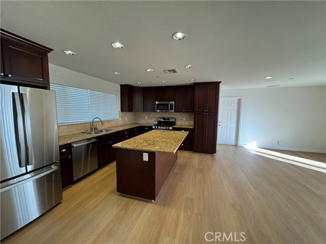 Detail Gallery Image 3 of 22 For 1336 Calle Tulipan, Thousand Oaks,  CA 91360 - 4 Beds | 2 Baths