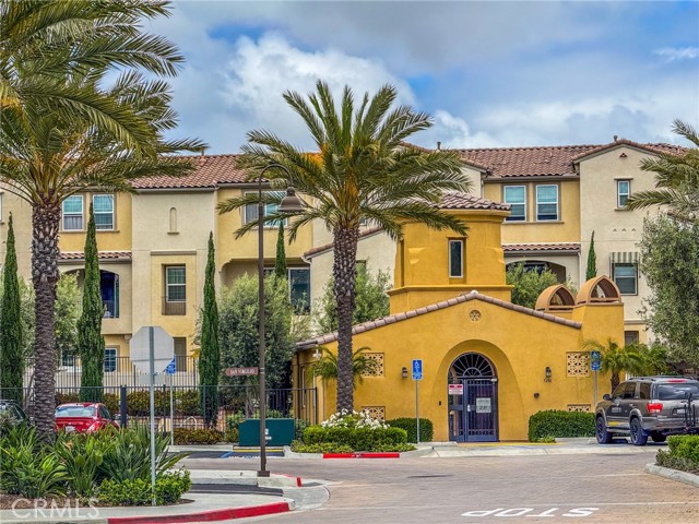 5485 San Roberto, San Diego CA: https://media.crmls.org/medias/32f11d9b-5c9d-4ee3-81ea-d61c77b9e8b0.jpg