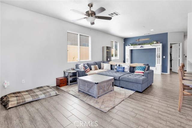 Detail Gallery Image 15 of 49 For 8179 Taft, Oak Hills,  CA 92344 - 4 Beds | 2 Baths