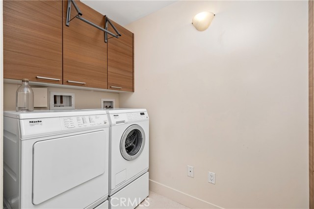 10776 Wilshire Boulevard, Los Angeles CA: https://media.crmls.org/medias/32f3347b-155f-4be9-af77-c2086a48cabd.jpg