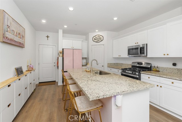 Detail Gallery Image 11 of 34 For 32600 Manhattan Ave, Winchester,  CA 92596 - 4 Beds | 3 Baths