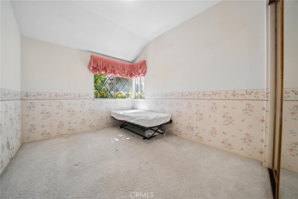 https://media.crmls.org/medias/32f48805-74c9-419e-b2d3-737e203346ea.jpg?preset=X-Large