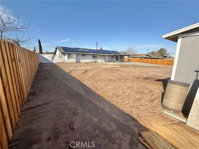 7795 Oakwood Avenue, Hesperia CA: https://media.crmls.org/medias/32f541aa-a50c-4684-be0c-bced981b67c7.jpg