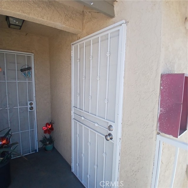 Detail Gallery Image 2 of 16 For 509 E Avenue Q-2 #B,  Palmdale,  CA 93550 - 2 Beds | 2 Baths