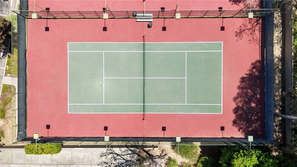 https://media.crmls.org/medias/32f62e4c-9b58-4906-af4c-760fa8043fac.jpg?preset=X-Large