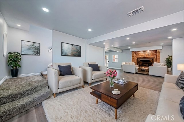 Detail Gallery Image 8 of 39 For 5334 S Victoria Ave, Los Angeles,  CA 90043 - 4 Beds | 3 Baths