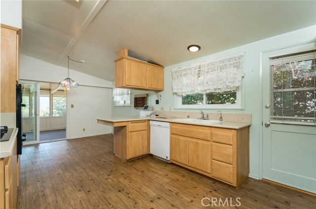 3614 Burritt Way, Glendale CA: https://media.crmls.org/medias/32f6b9d2-13c7-4c68-bb2d-921a8480e7dc.jpg