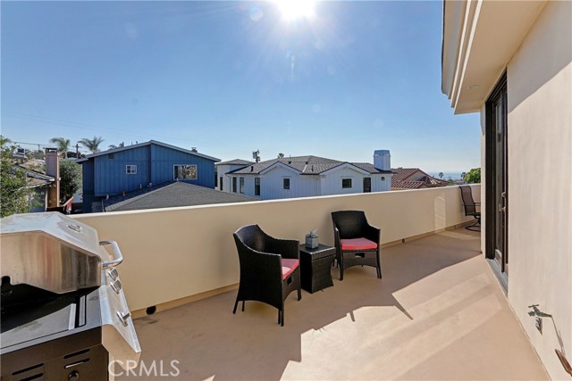 934 Duncan Avenue, Manhattan Beach, California 90266, 5 Bedrooms Bedrooms, ,4 BathroomsBathrooms,Residential,Sold,Duncan,SB17006848
