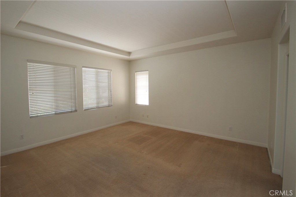 32f702e4 06bc 4eac B8c8 Dd883f642733