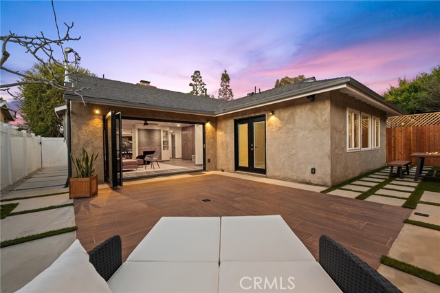 7424 W 85th Street, Los Angeles CA: https://media.crmls.org/medias/32f74889-fdd9-4ed5-9b14-dc658d0528ec.jpg