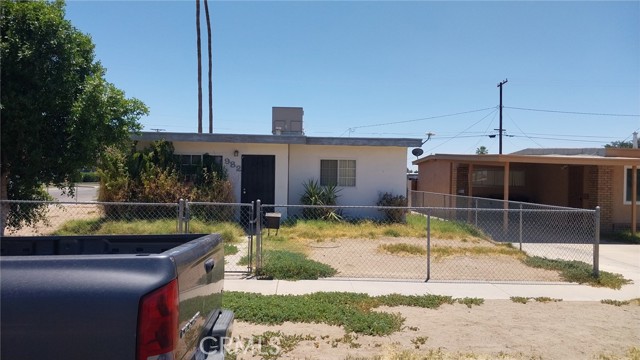 982 E Barnard Street, Blythe CA: https://media.crmls.org/medias/32f77ba3-1014-4bfa-82ff-5021e2457ef3.jpg