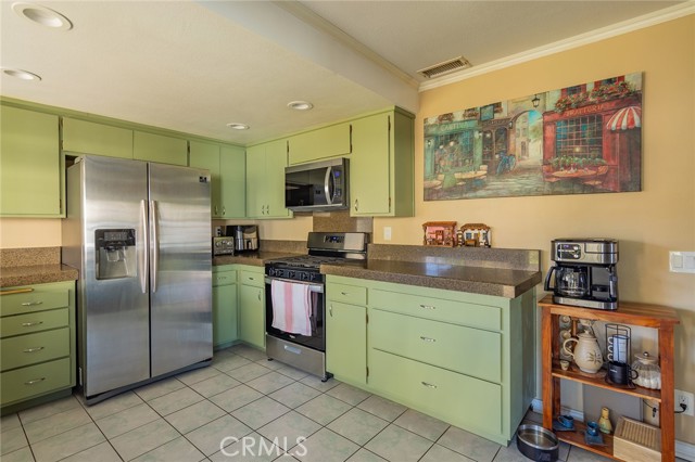 Detail Gallery Image 23 of 36 For 1682 Darnell Ct, Camarillo,  CA 93010 - 3 Beds | 2 Baths