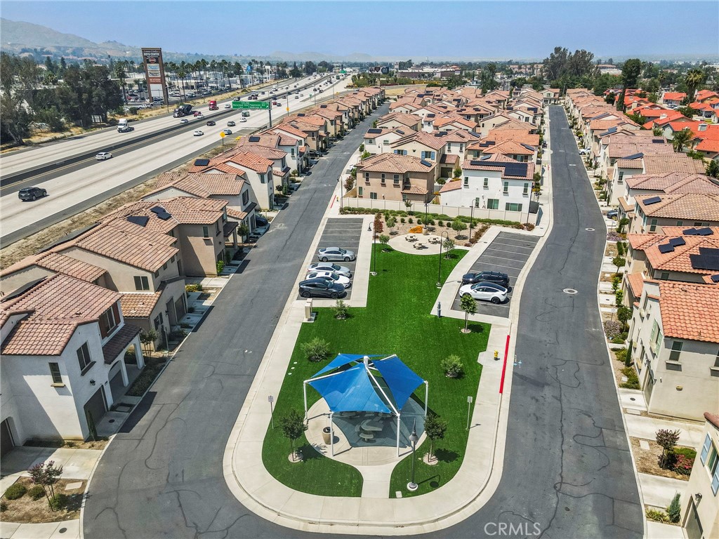https://media.crmls.org/medias/32f9cae7-763c-42c1-b69f-54c8abf14fd5.jpg?preset=X-Large