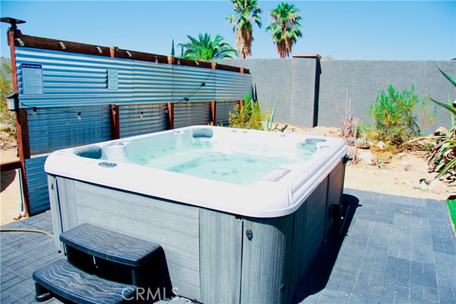 7112 Mecca Road, Joshua Tree CA: https://media.crmls.org/medias/32fab1d0-b919-4a91-af62-a86d6cb5d115.jpg