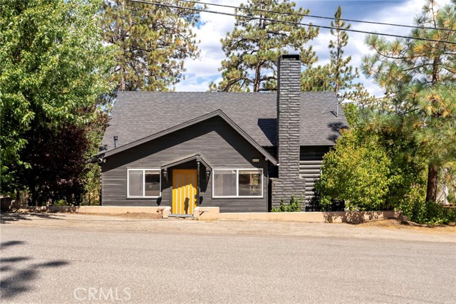 Detail Gallery Image 2 of 34 For 615 Chipmunk Ln, Big Bear Lake,  CA 92315 - 3 Beds | 1 Baths