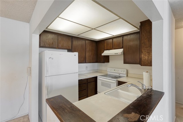Detail Gallery Image 39 of 48 For 12830 Burbank Blvd. #310,  Valley Village,  CA 91607 - 2 Beds | 2 Baths