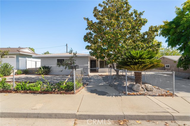 672 N 17TH, Banning CA: https://media.crmls.org/medias/32fb4433-6623-465e-8145-15c0da9195b4.jpg