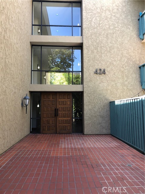 Detail Gallery Image 1 of 11 For 424 N Bellflower Bld #202,  Long Beach,  CA 90814 - 2 Beds | 2 Baths