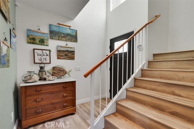 1611 Burnside Avenue photo 3
