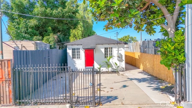 9621 Laurel, Los Angeles CA: https://media.crmls.org/medias/32fc8a03-8163-4c99-81a0-68a693a95fd0.jpg