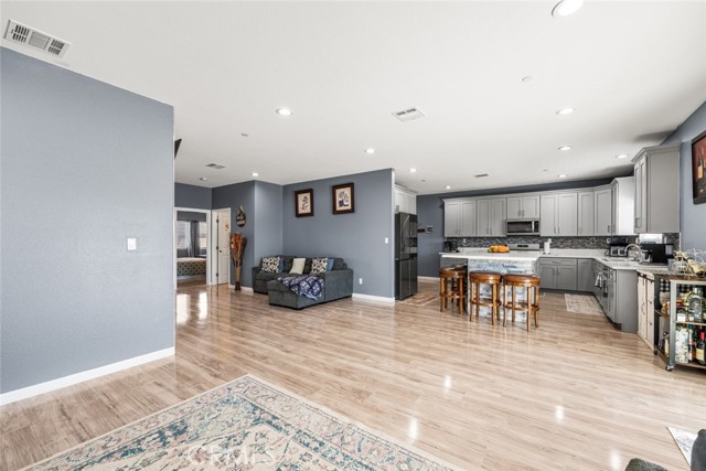 Detail Gallery Image 17 of 57 For 10588 Peach Ave, California City,  CA 93505 - 4 Beds | 2/1 Baths