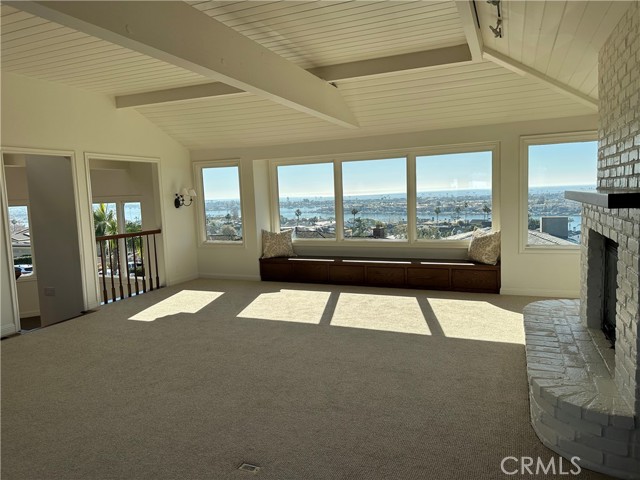 Detail Gallery Image 6 of 34 For 900 Kings, Newport Beach,  CA 92663 - 5 Beds | 3/1 Baths