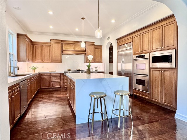 Detail Gallery Image 16 of 40 For 8005 Bell Crest Dr, Los Angeles,  CA 90045 - 6 Beds | 4 Baths