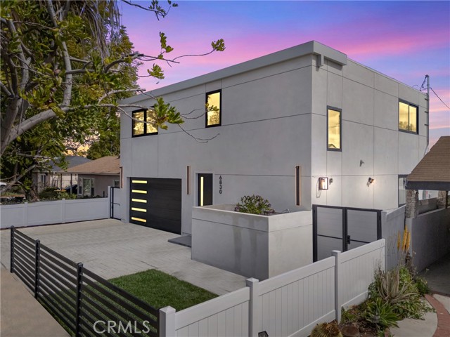 Detail Gallery Image 18 of 19 For 6830 N Lubao Ave, Winnetka,  CA 91306 - 5 Beds | 6 Baths