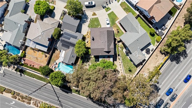 6316 E Woodsboro Avenue, Anaheim Hills CA: https://media.crmls.org/medias/32fe8dd9-2971-471e-b778-fe3bdfbd25de.jpg