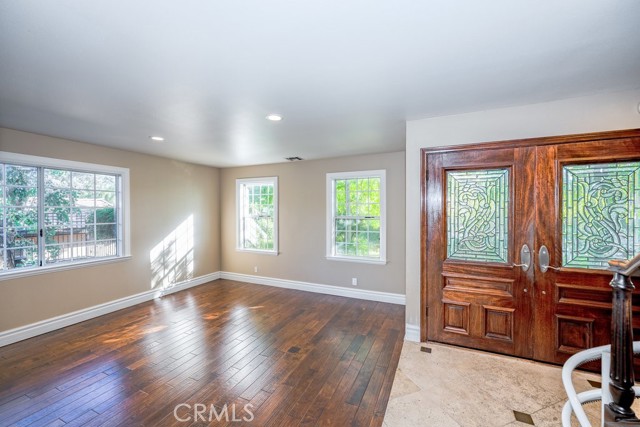 Detail Gallery Image 12 of 64 For 1101 Hacienda Dr, Simi Valley,  CA 93065 - 4 Beds | 3/1 Baths